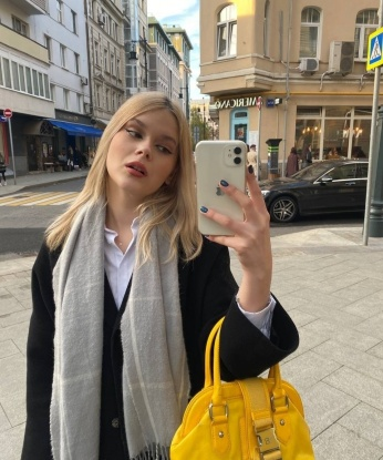 Строптивая брюнетка ждет тебя для яркой и страстной встречи. Я знаю, как подарить тебе незабываемые моменты и сделать вечер запоминающимся. Позвони мне и окунись в мир страсти! 2004, 19 лет